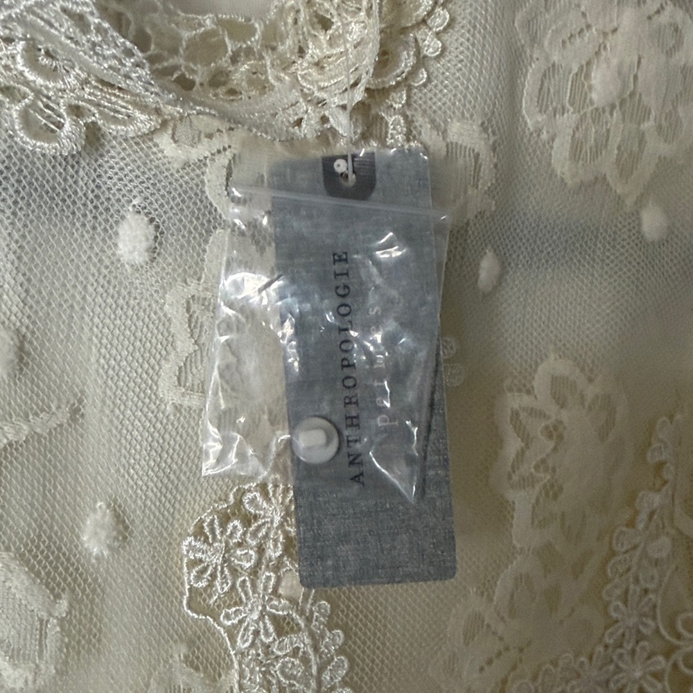 Antgropologie Chic Lace Women's Blouse in Cream NWT - Picture 5 of 10